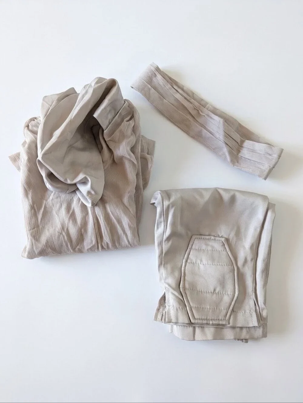 Jedi-Inspired Hooded Costume in Taupe with Brown Accessories Size Small